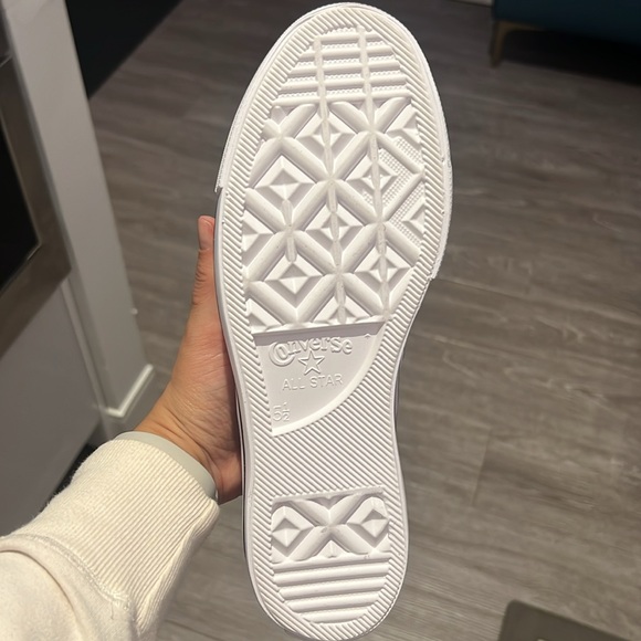 Brand new never worn Converse Platform Sneakers - Picture 2 of 4